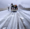 组图：贵州多地低温高速雪凝“封路”